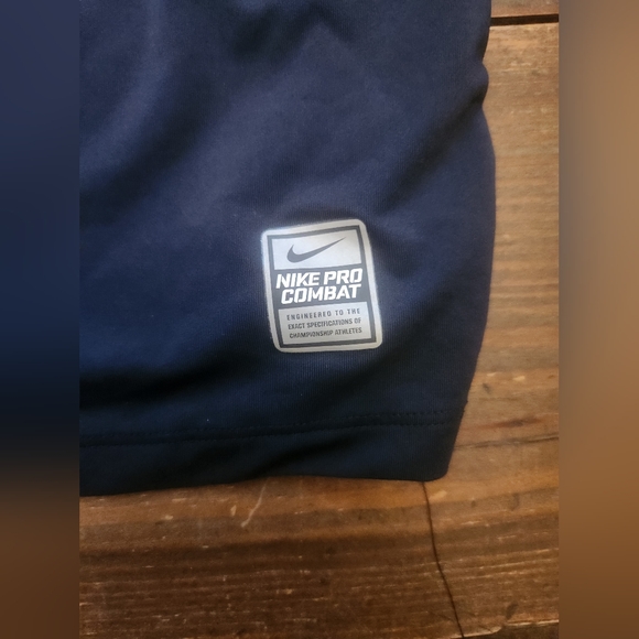 Mens Nike Pro Combat xl shirt. Navy blue - Picture 3 of 3